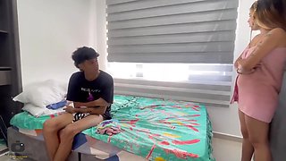 Rae Lil Black - Mi Hermanastra Me Sorprende Masturbandome Con Su Ropa Interior