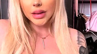 Big boob brunette masturbates on webcam