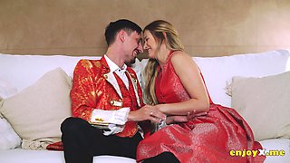 Mind-blowing Platinum-blonde With Sleekly Bald Cunny And Stocking Suck Pecker GONZO!