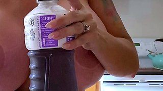 Big boob brunette masturbates on webcam