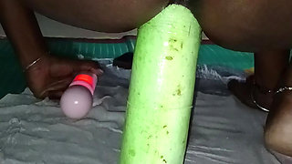 Bhabhi Ne jabardast louki chut me dala