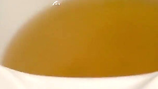 Daily Pee Diary: Desperately Needing to Pee in the Morning: Measuring Urine Output for 3 Days: Pee Diary 1: Bootyful Bella B