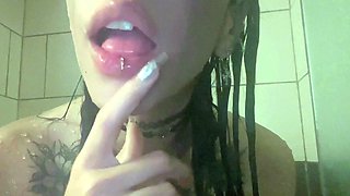 Beautiful teen brunette Jessica Sinn masturbates