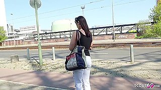 Aged Julia Tempt Anal At Street Casting