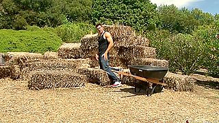 Trystan Bull In Haystack Hideaways Solo Sesh