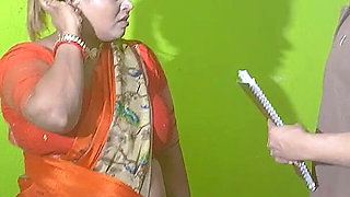 Indian Emi Agent Fucked Mother and Step Daughter Together Outside the House in Exchange for Emi
