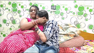 Stepmom sex karna sikhayi mujhe ur dick bhi chahiye