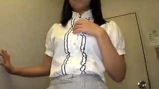 Amateur Asian teen sucks this big hard cock