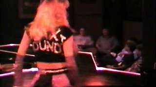 Slutty amateur flashing her big boobs in the backseat