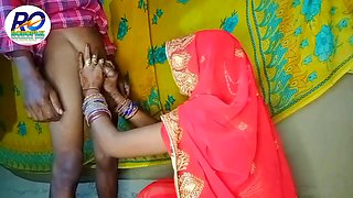 Indian Hauswaif Ne Red Saree Show And Chudai