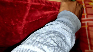 Gand Bhut Tight Hai Bhabhi. Ungli Bhi Nahi Gai Gand Me