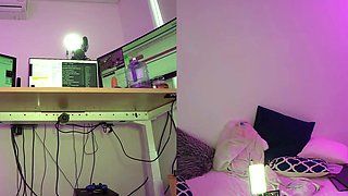 Pretty redhead webcam masturbation show