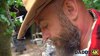 Daddy4k. surprise porno with daddy's thick dong while the boyfriend is fixing the floor