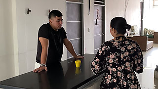 I Seduce My Stepbrother Until I Convince Him to Fuck Me.