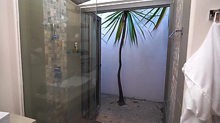 Shower Time with Candice & Betzz