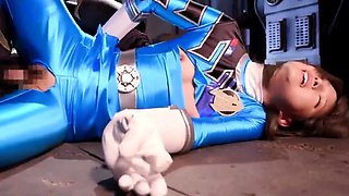 Amateur cd in latex masturbating dildoing