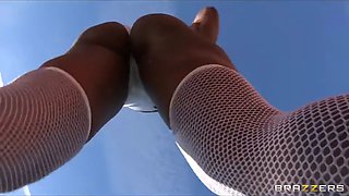 Brazzers - Sexy ebony pornstar Nyomi Banxxx tries anal sex