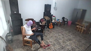 I MASTURBATE IN THE CLASSROOM WHILE FANTASIZING ABOUT FUCKING MY FRIEND