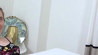 Shaving Her Pussy for Her First Porn Shoot. Carolina Lorca Fucks on Pepeporn