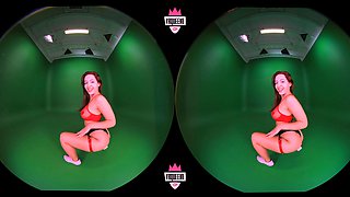amateur raintree03 flashing ass on live webcam