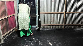 Desi Aunty Anal Fuck - SAFI-SEXY Bangs Stepmom's Tight Ass Doggy Style