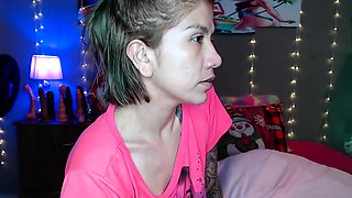 Cute blonde amateur webcam teen masturbating