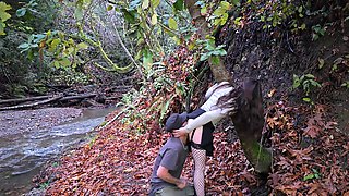 Real amateur couple has risky fuck in the woods