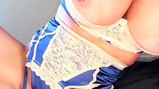 Big boob brunette masturbates on webcam