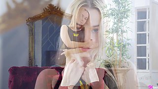 Skinny blonde Mona has fun with his big cock in bed