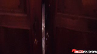 Peeping On MILF Alison Tyler