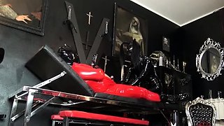 THE COUNTESS NYX - Latex Submission And Edging