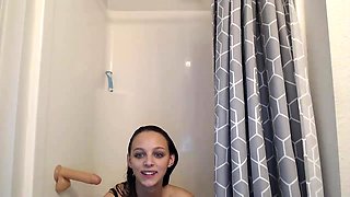 Leggy teen teasing her watchers with a video from the shower