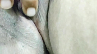 Riya bhabhi ke choot ki khujli