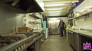 Divina Maruuu In Una Noche Con El Barman X-13 Latex