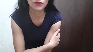 Doctor Ne Dawai Khila Kar Jabar Dasti Pela