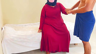 Fucking a Chubby Muslim mother-in-law wearing a red burqa & Hijab (Part-2)