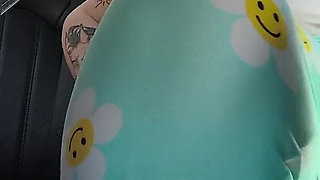 In the Backseat She Gets a Cock Treat