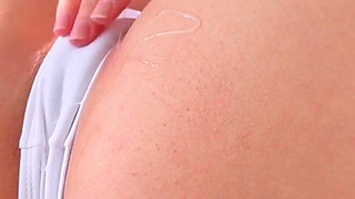 Squirt Is Out! the Opponent Is Confused by a Multiple Orgasm!