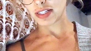 Amateur Webcam Cute Teen Plays Solo with Big Dildo