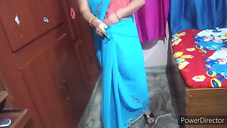 Mother in a blue sexy saree, video