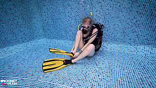 Underwater Dildo Fucking in Scuba Gear