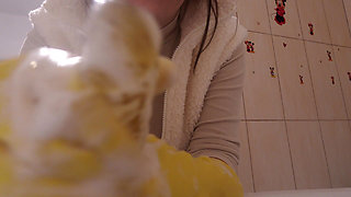 My Stepsister in Yellow Dishwashing Gloves Takes a Bath with a Dildo and Lots of White Foam and Soap