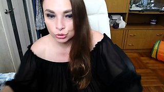 Webcam skinny brunette plays her squirt pussy