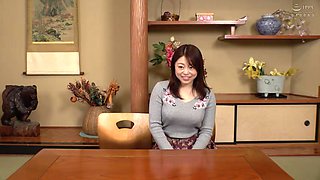 Travel Challenge: Busty Housewife's No-Hands Fellatio in a Men's Bath x4xBE42533457FF218A70