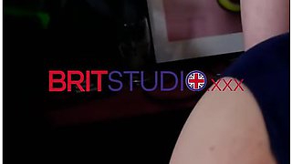Hot British Nurse Drops To Her Knees And Sucks Off Everyone In The Waiting Room
