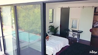 Horny slut Emma Hix porn video