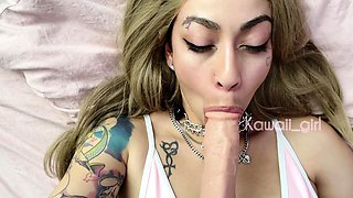 Webcam blonde Freundlich fucks a sex toy