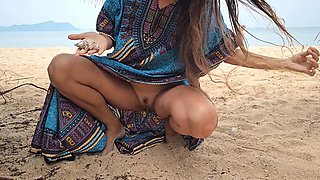 Hot wife My_wife_sexydreams goes totally nude at the public beach and risks it all