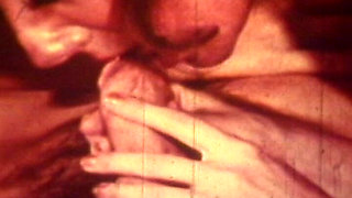 Red-tinted Vintage Loop Captures Retro Foursome in Raw Action