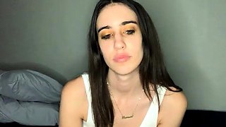 Amateur Webcam Teen Flashes Masturbates